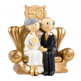 Figura para tarta Bodas de Oro pareja sentada en sofá dorado