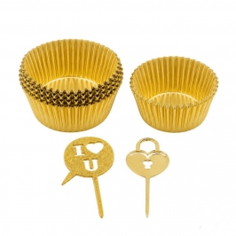 Set cupcakes dorados con cápsulas brillantes y toppers I Love You y corazón