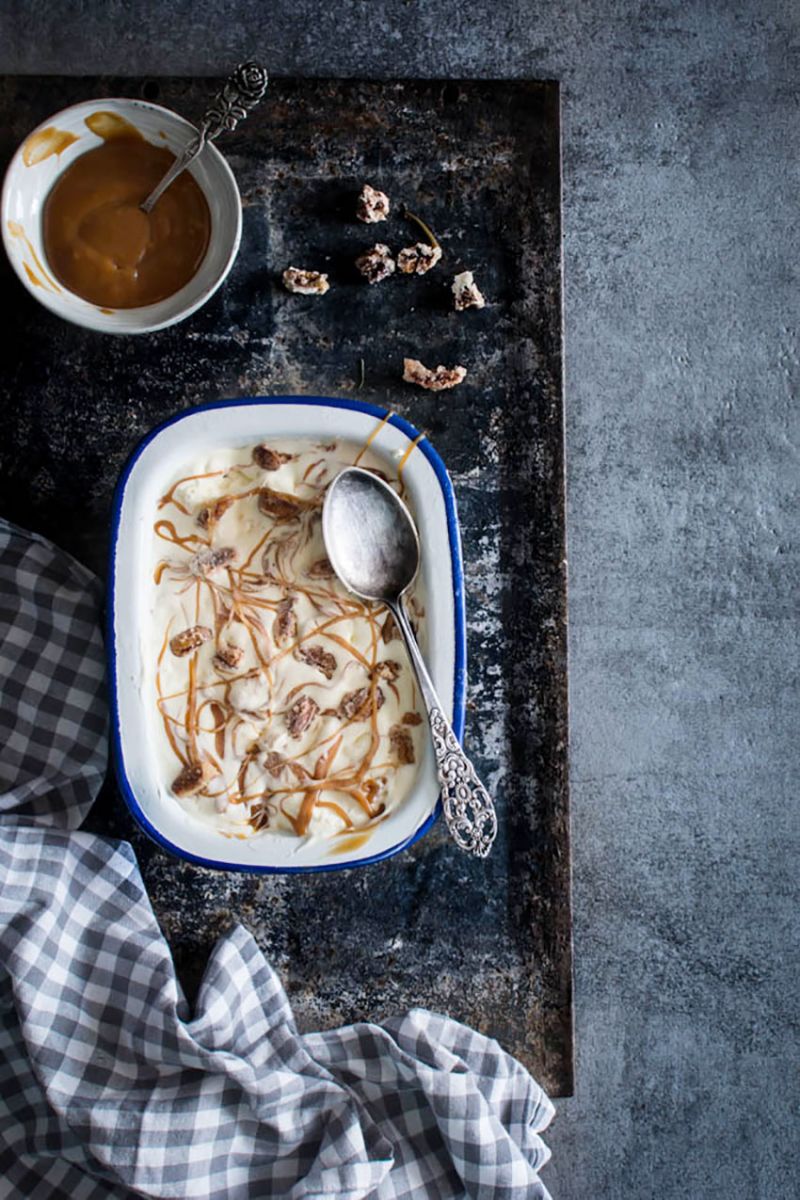 Helado de nueces de pecan y caramelo salado