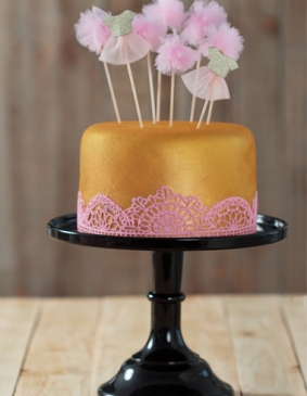 FotoPastel: Paso a paso para decorar una tarta con Mariposas Precortadas en  papel de arroz