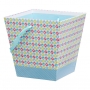 Cesta confitera con detalles celestes