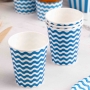 Vasos Azules con Rayas Onduladas