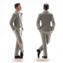 Figura para tarta de boda de hombre moreno con traje gris de 16 cm de alto